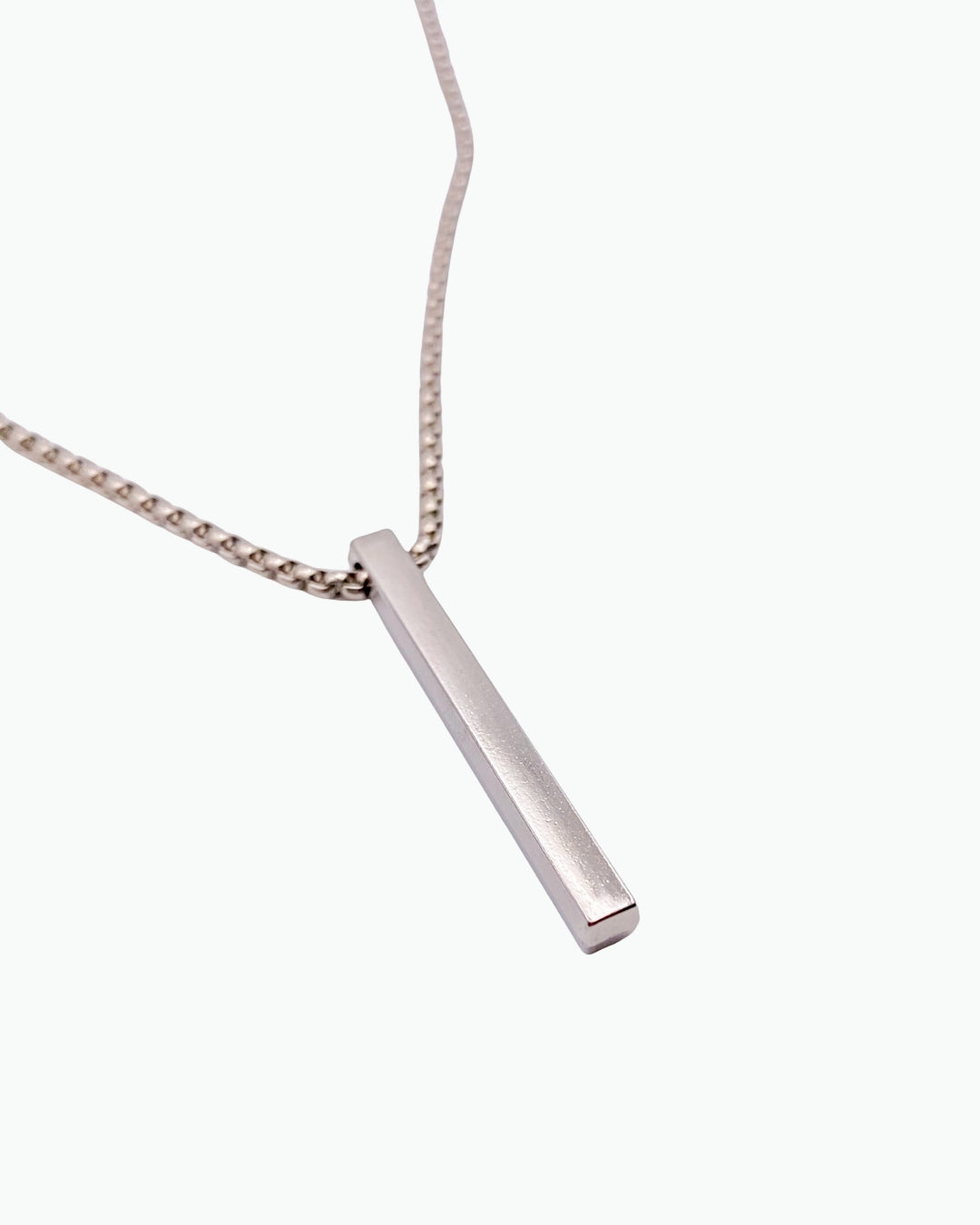 CORE BAR NECKLACE