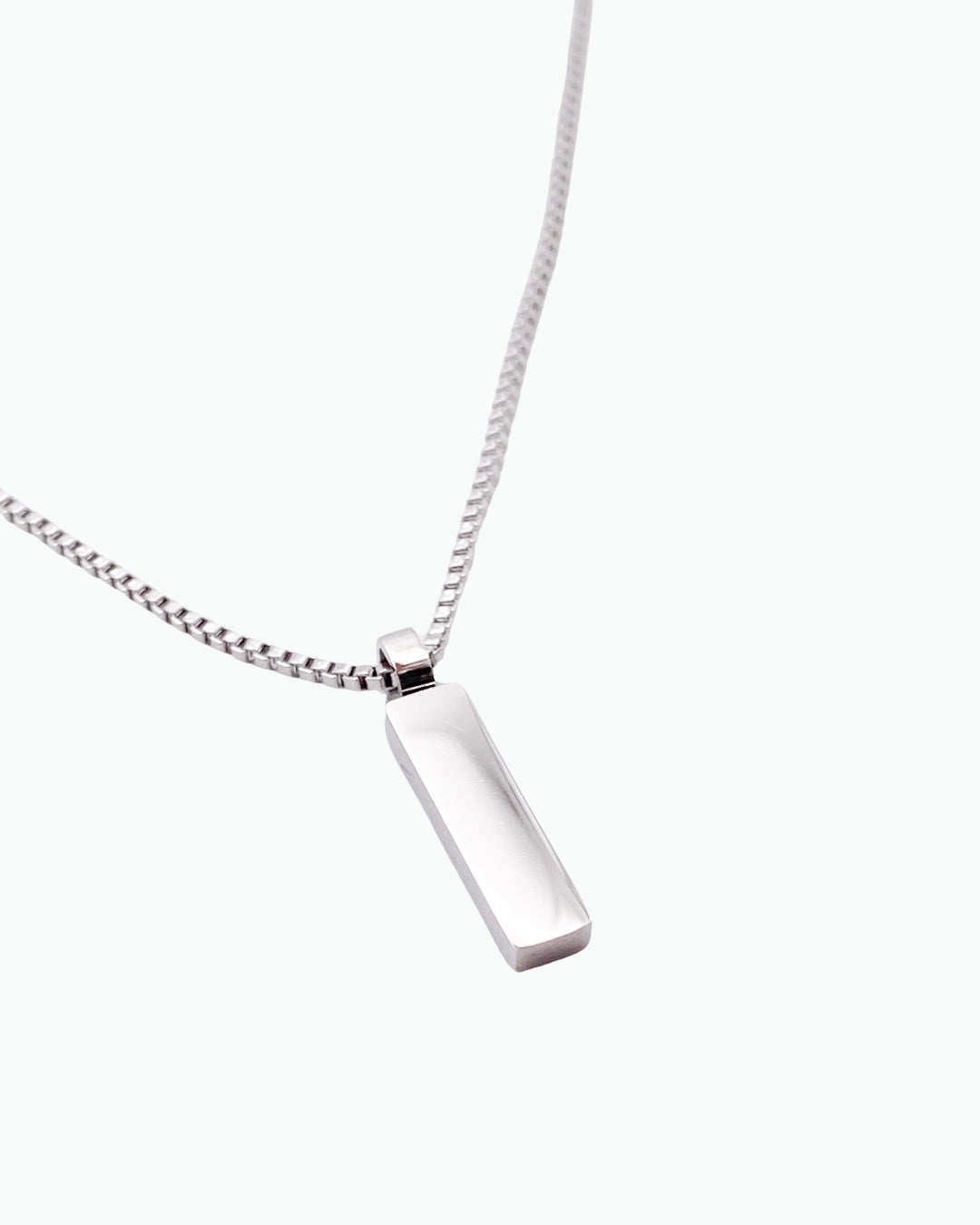 MINIMAL BAR NECKLACE